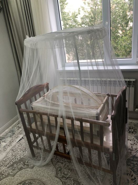 Манеж сатылады кишкене периштелер жататын.