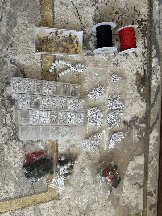 Бусы  буквы    для   браслетов