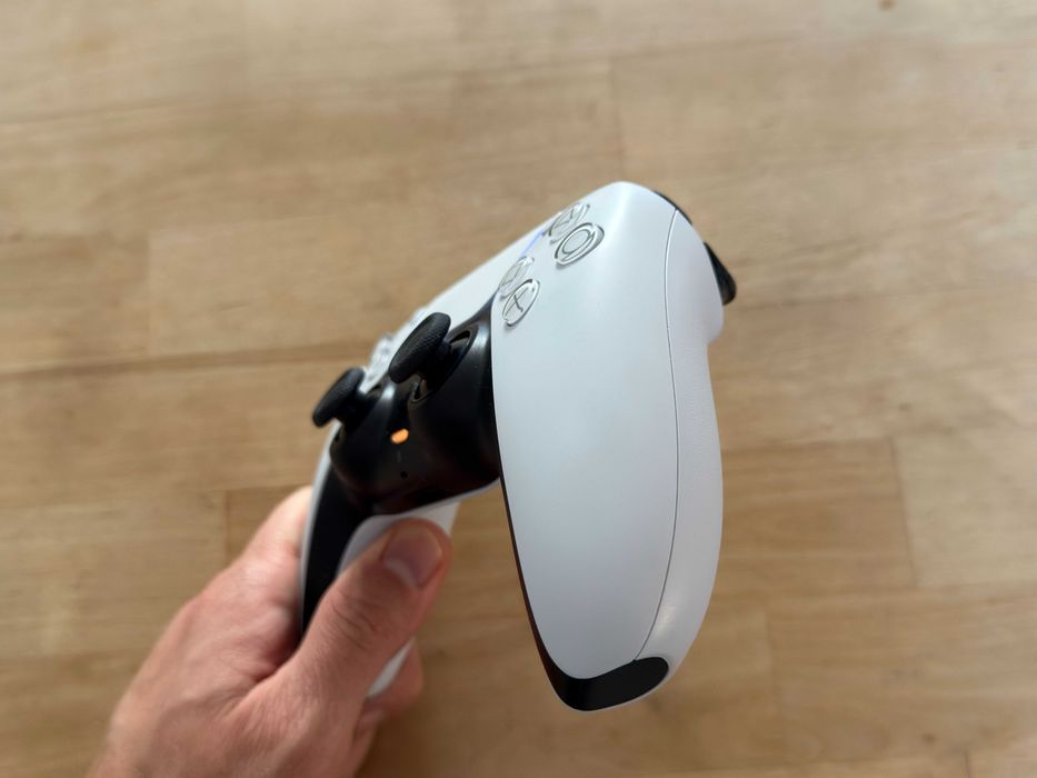 Контролер за PS5 - Dualsense white ПЕРФЕКТЕН