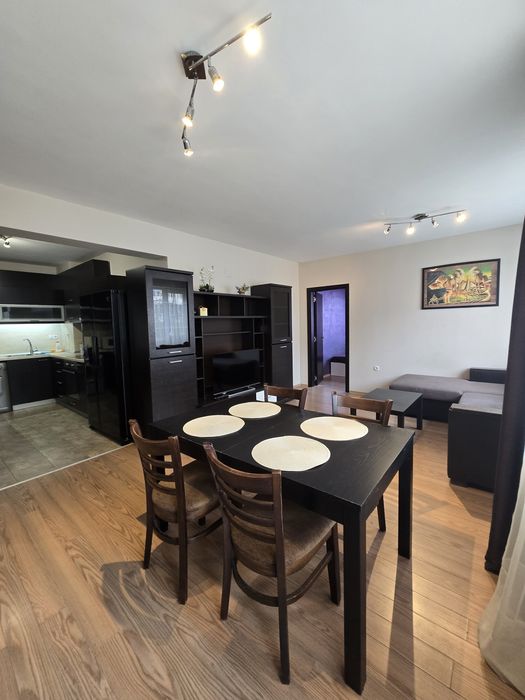 Дава се под наем Тристаен апартамент в София, Гоце Делчев - 115 кв.м за 997.05 € - Снимка #1