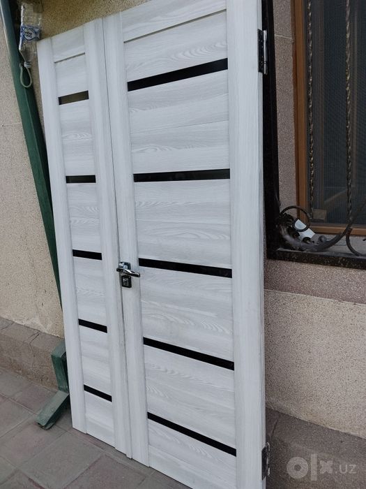 Дверь рассиски б/у