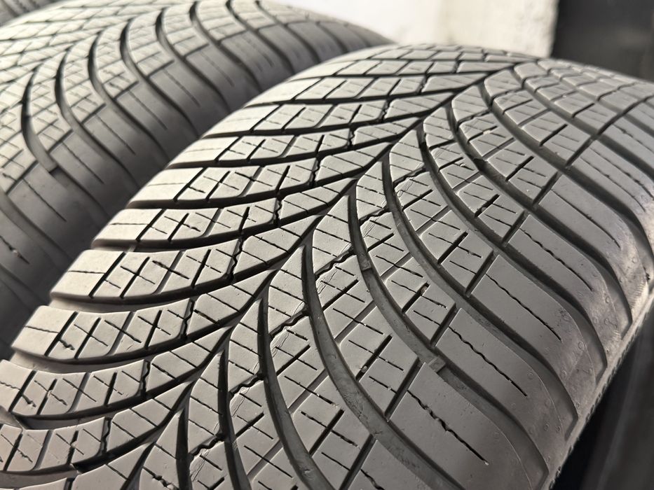 225/55/18 Goodyear 4Броя: 270€ 7.3мм Всесезонни гуми