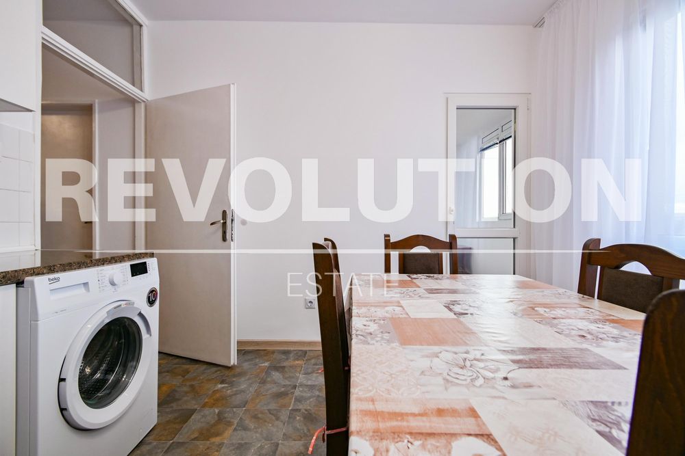 Дава се под наем Тристаен апартамент в София, Надежда 1 - 85 кв.м за 750 € - Снимка #3