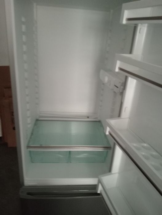 Хладилник с фризер "Либхер"