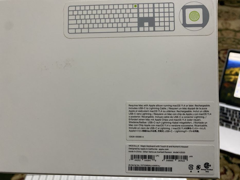 Apple Magic Mouse with Touch id and Magic Mouse