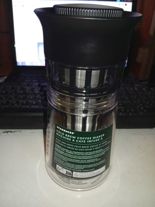 STARBUCKS Cold Brew Coffee Maker / recipient 710 ml pentru prepararea cafelei reci , 100% Original , Nou fara cutie .