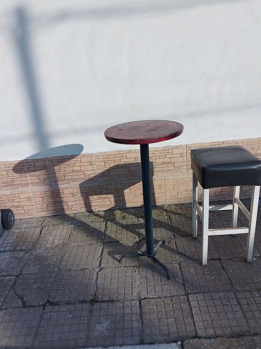 Маси и столове Теохаров