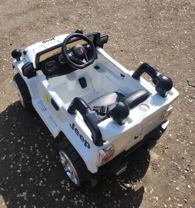 Детский автомобиль