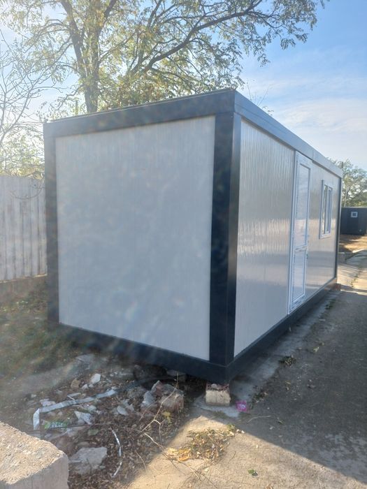Containere modulare din panouri sandwich – soluții flexibile pentru spații moderne

Oferim containere modulare realizate din panouri sandwich, concepu