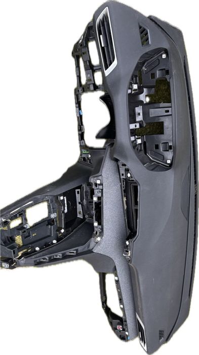 Арматурно табло за пежо 5008 фейслифт след 2021