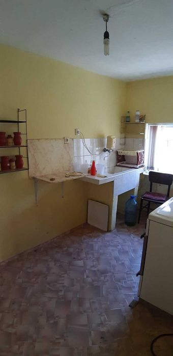 Къща с дворно място