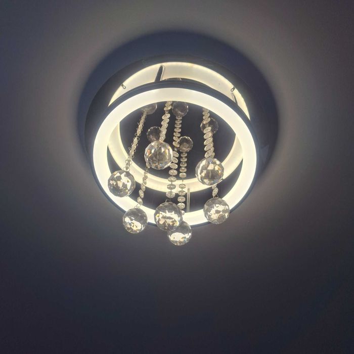 Полилей топла светлина