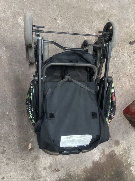 Бебешка количка.