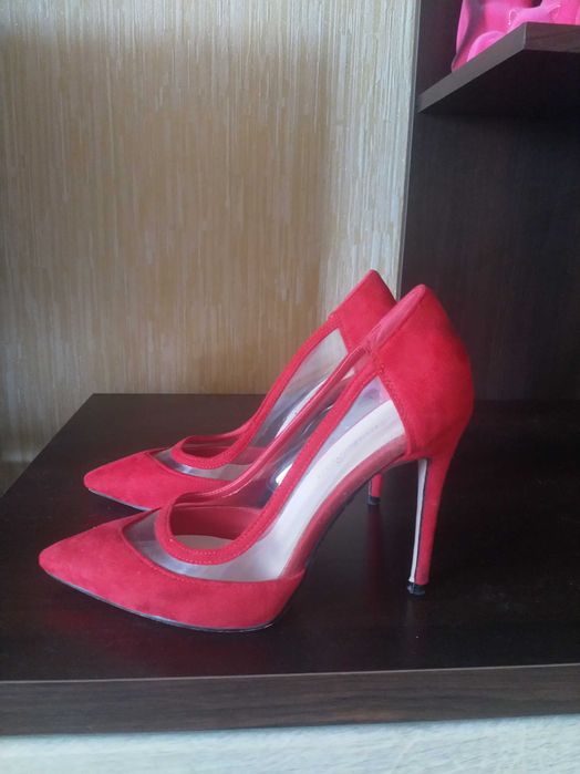 Продам вечерние туфли