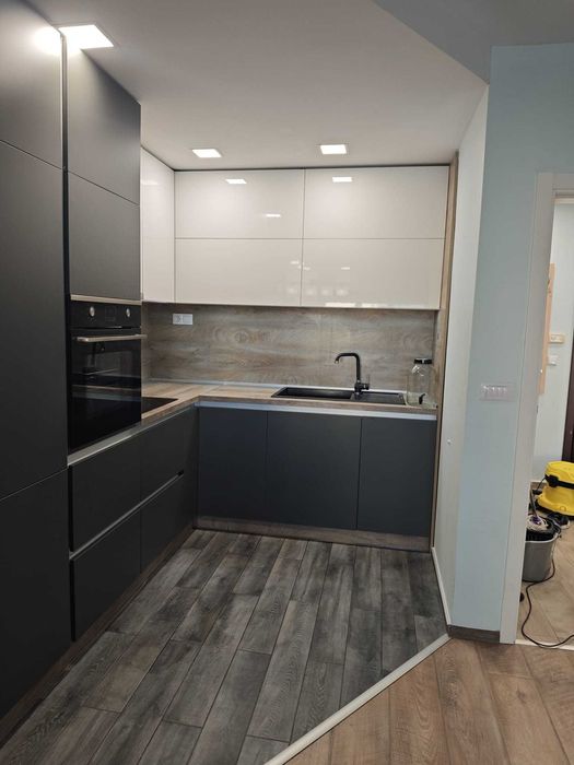 Двустаен апартамент под наем в комплекс "Фамилия", кв. Победа