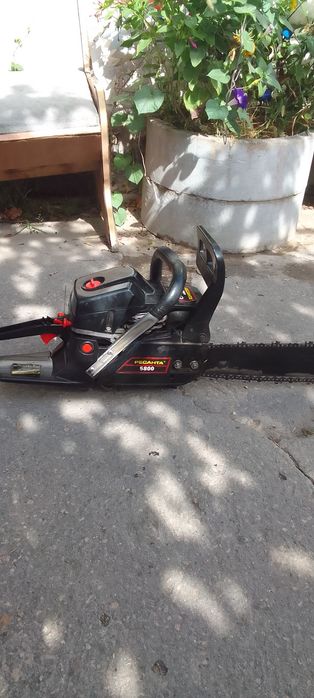 Продам б/у бензопилу