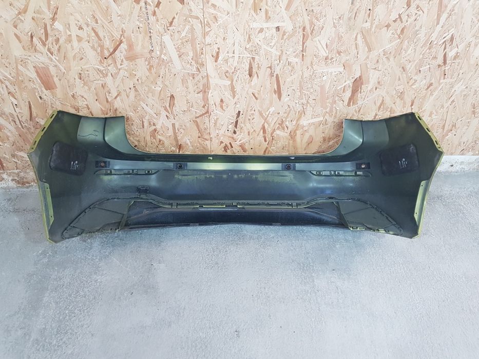 Bara spate VW Golf 8 an 2020-2023