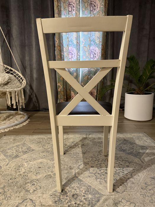 Set 8 scaune din lemn albe cu șezut maro – elegante