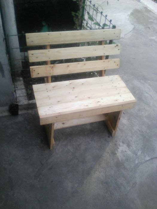 Băncuțe din lemn (grădină)