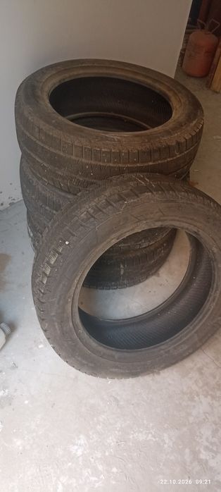 Зимные шины размері 215*55*R17