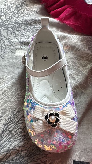 Платье нарядное.