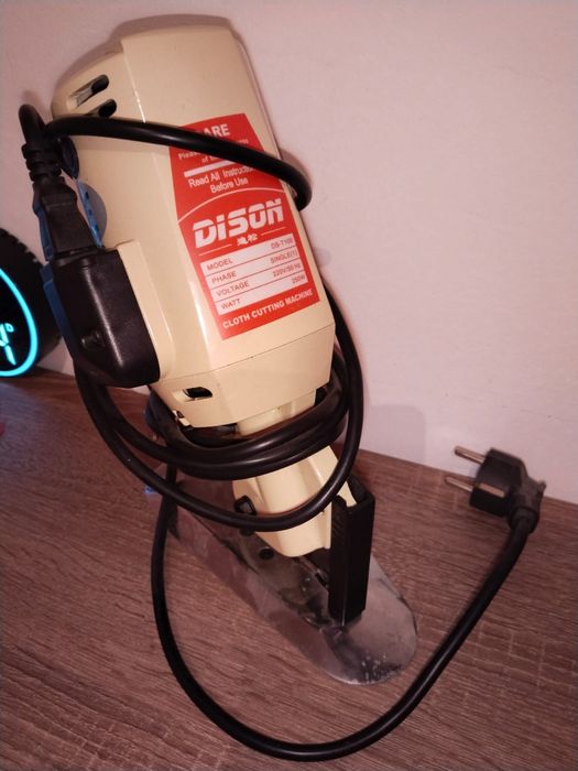 Машинка для резки ткани