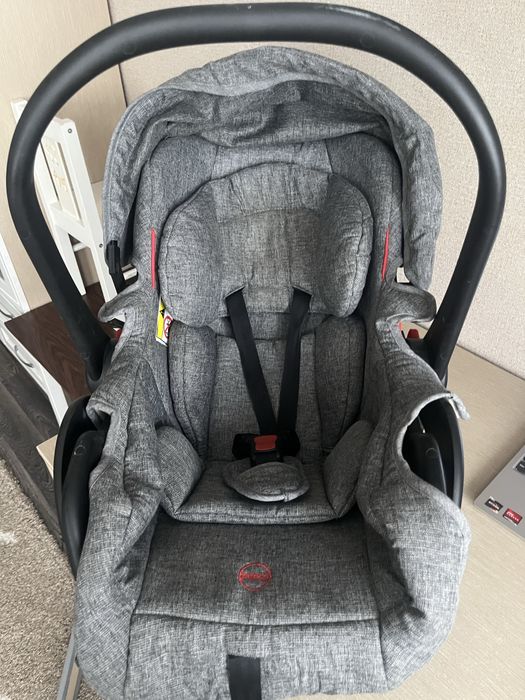 СРОЧНО! ТОРГ! Продам б/у коляску трансформер