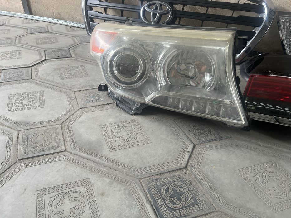 Запчасти на Land Cruiser 200