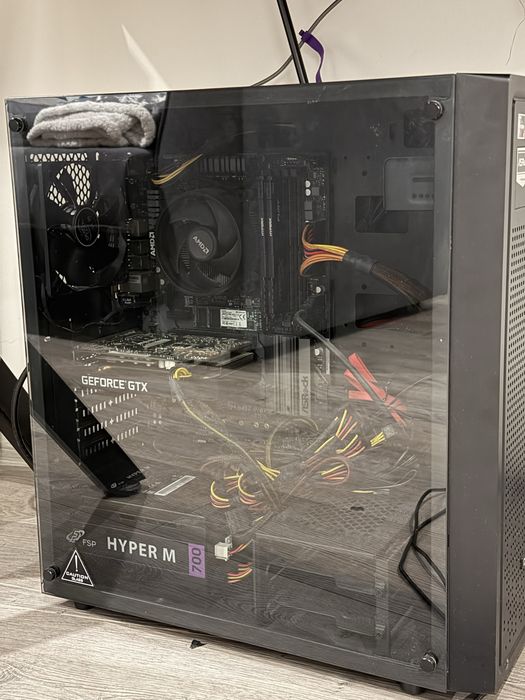 Компютър и монитор 144hz