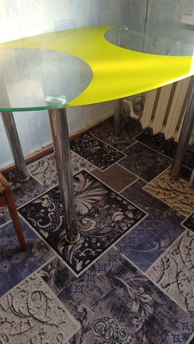 Продам  стол  бу