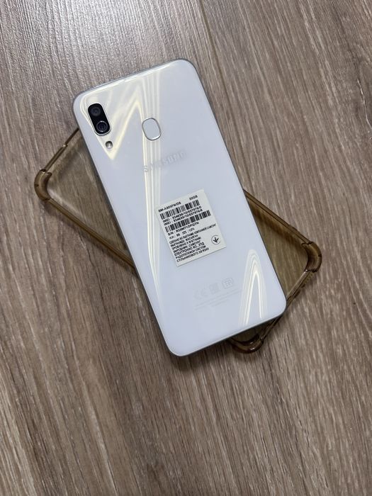 Продам Самсунг A30