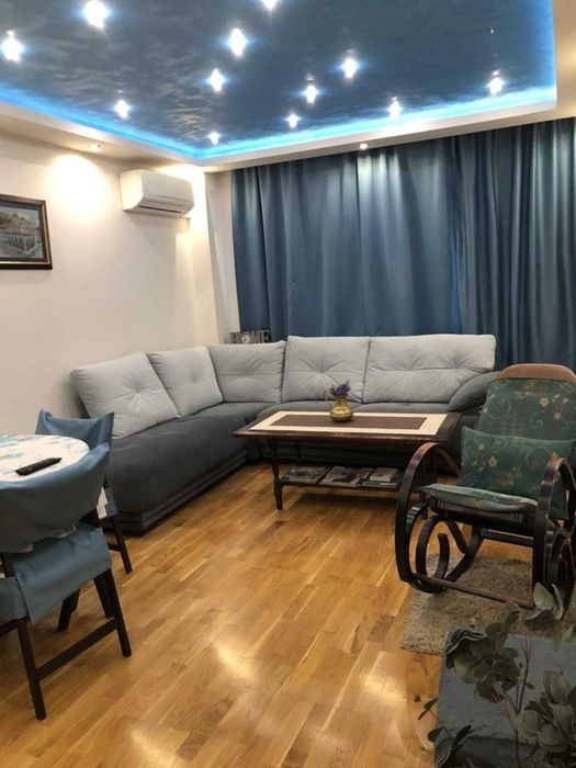 Продава се Тристаен апартамент в Плевен, Широк център - 105 кв.м за 1686 €/кв.м - Снимка #1