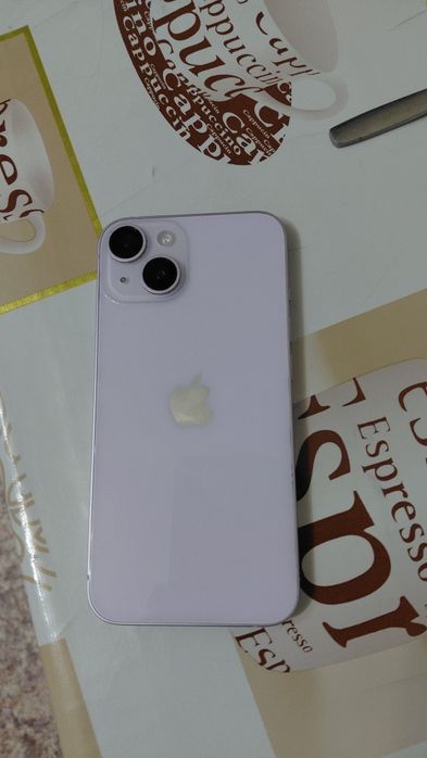 Iphone 14 color pink