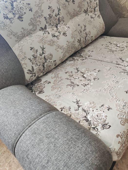 Продам мини диван, отличное состояние.