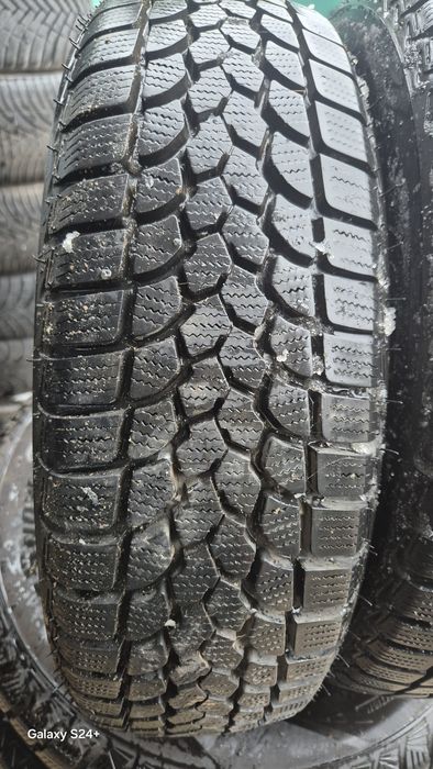 două cauciucuri 165 65 14 de iarnă,m+s