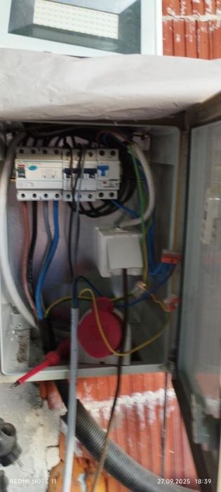 Табло външен монтаж със предпазители и контакти