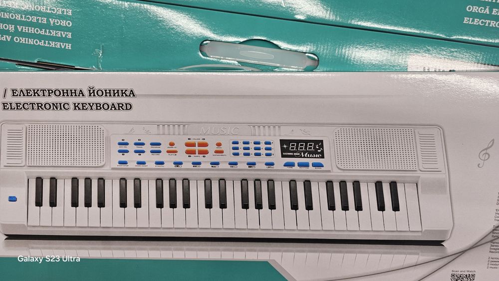 Детска Йоника а 54 клавиша цифроя дисплей и никрофон