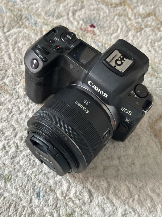 Продам фотоаппарат canon r