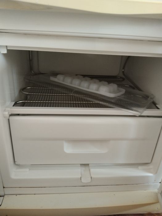 Холодилник General Frost.