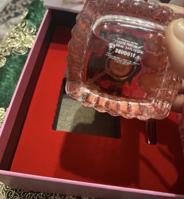 Parfum pentru femei, Valentino.