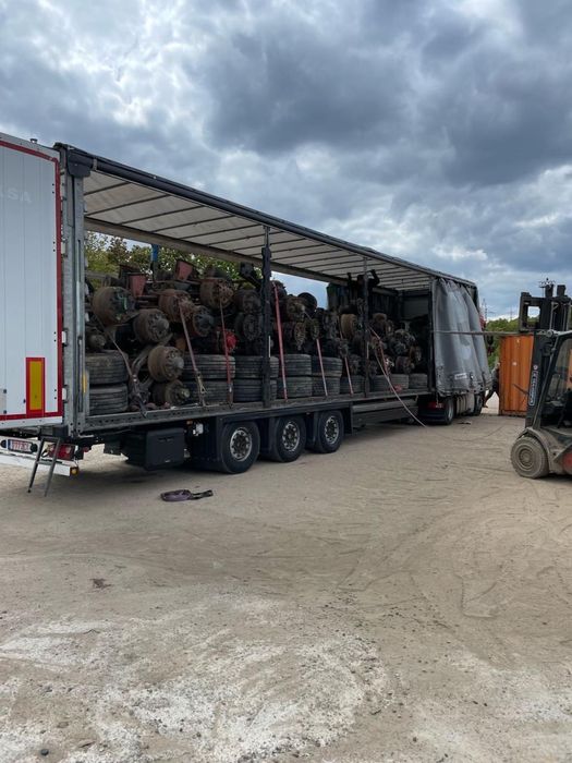 Запчасти на прицеп полуприцеп