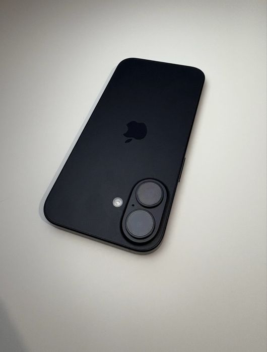 Iphone 16 impecabil 93% baterie