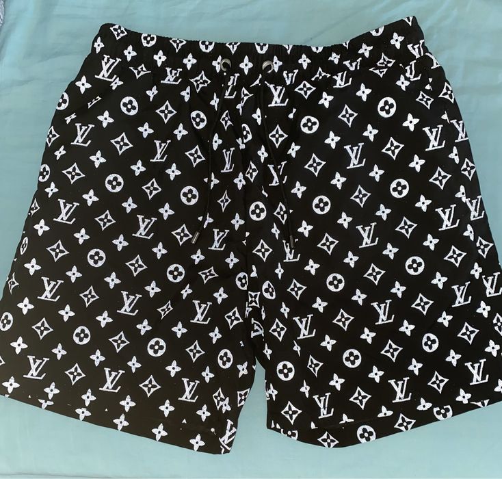 Sort de Baie Louis Vuitton