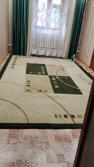 Ковер после химчистки, в отличном состоянии