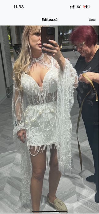 Rochie alba mireasa cununie scurta perle pene