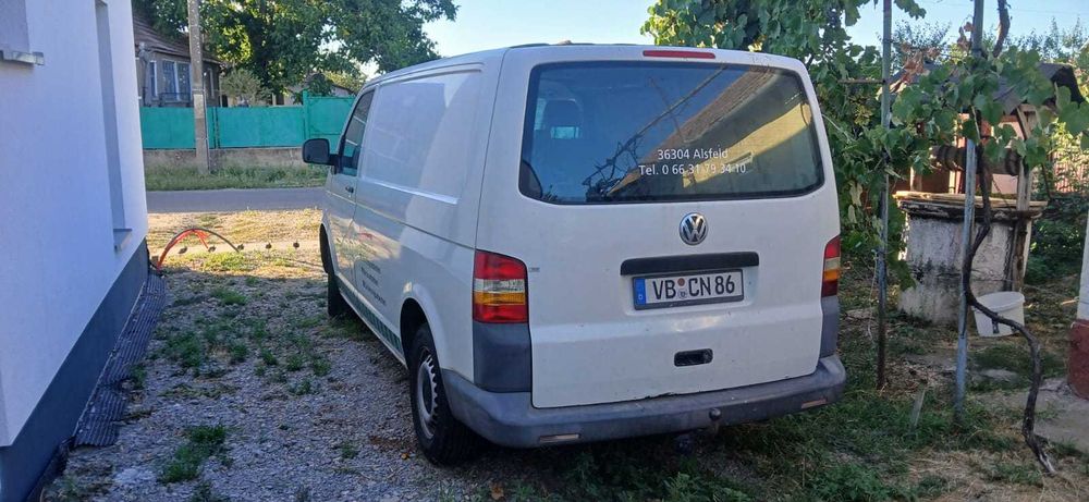 Vând Volkswagen T5 autoturism