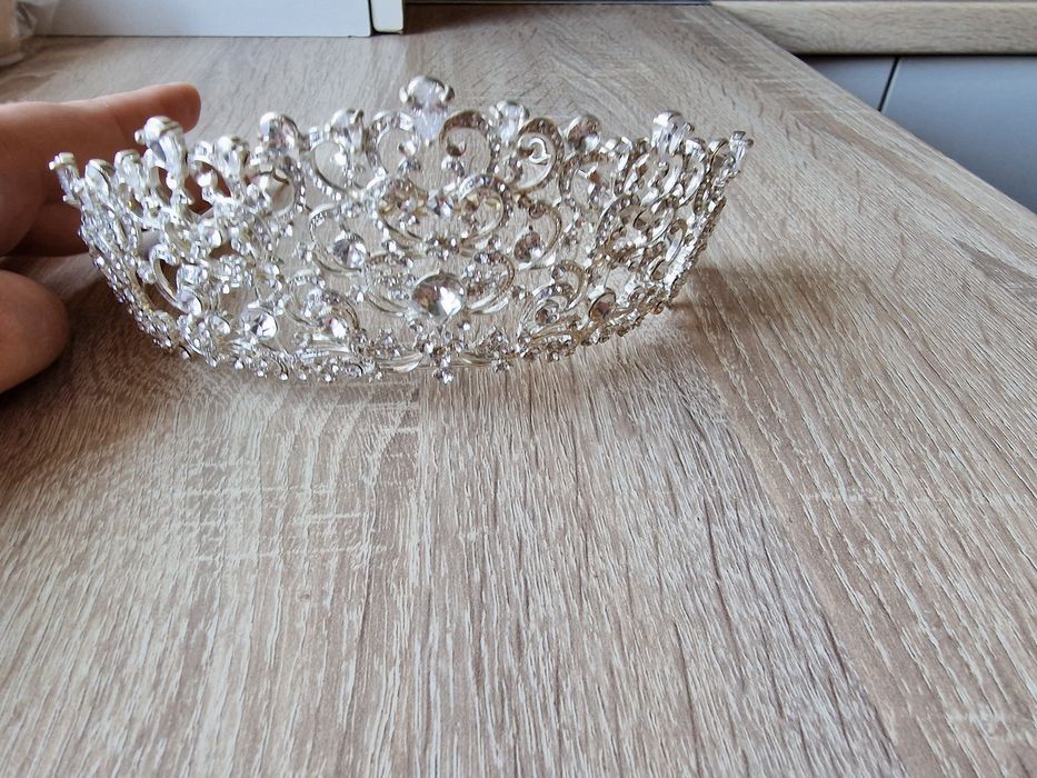 Vand coronita de mireasa