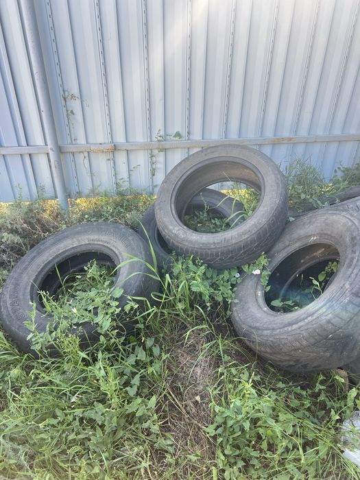 Продам шины б/у.