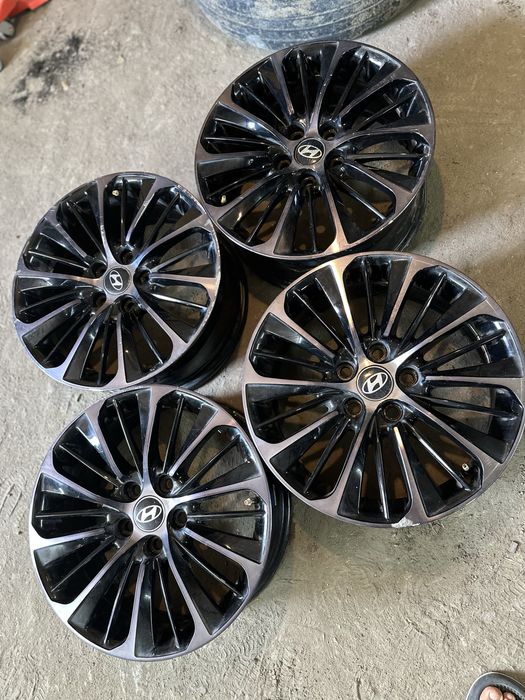 R17 PCD 5*114,3 Комплект легкосплавных дисков