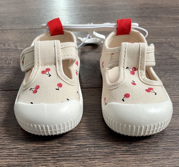 Нови детски пантофки 23 номер